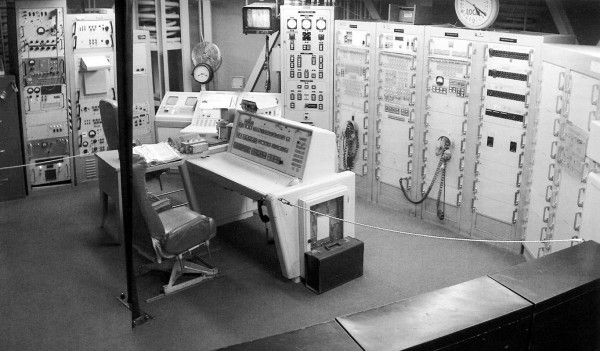 Titan II Launch Control Center, with the facilities console at center. From Penson.